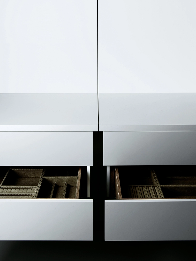 MODERN-DESIGN-WORDROBE-ANTIBES-BOISERIE-SLIDE7.webp